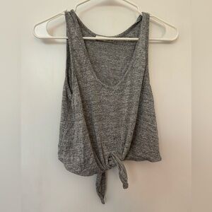 Wilfred Aritzia grey scoop neck tank with cropped tie bottom. Size small